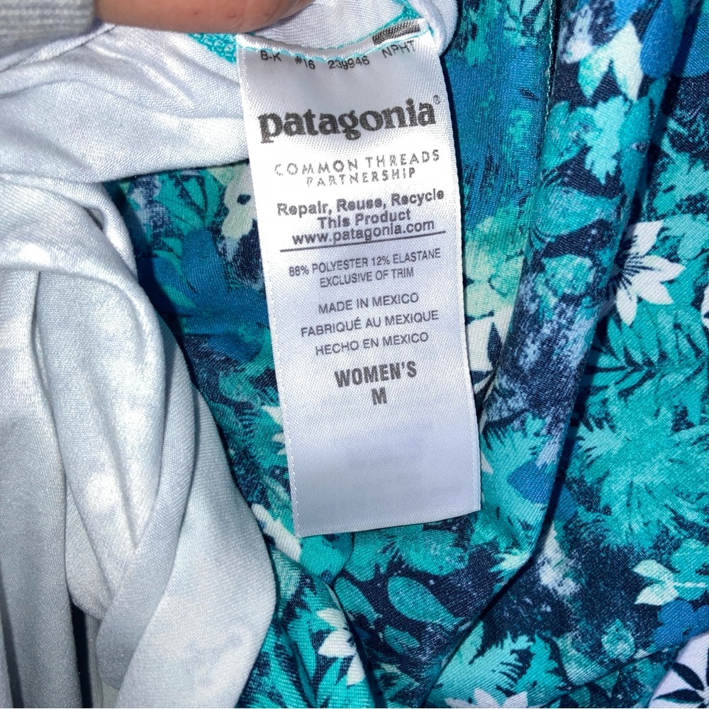 Patagonia Latticeback Floral Women Athletic Dress Sz M Blue Bra Soft  Stretch - Picture 9 of 12
